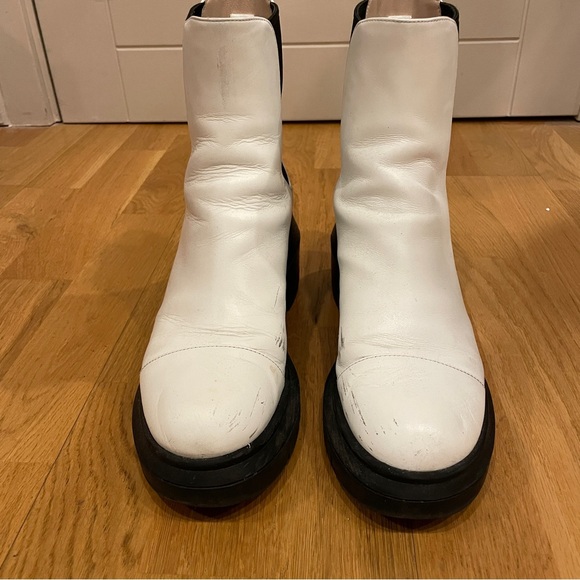 Stuart Weitzman Chelsea Boot - Picture 5 of 7